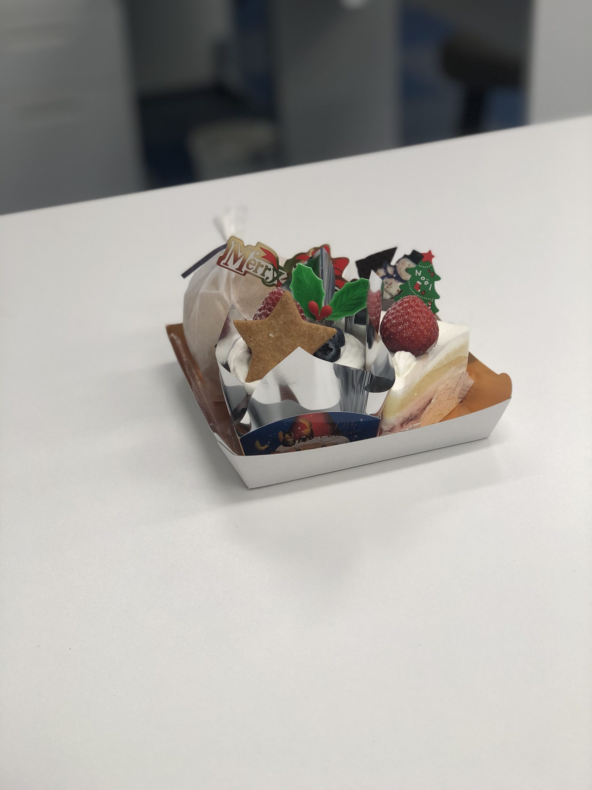 甘いものたまに事務所で食べます